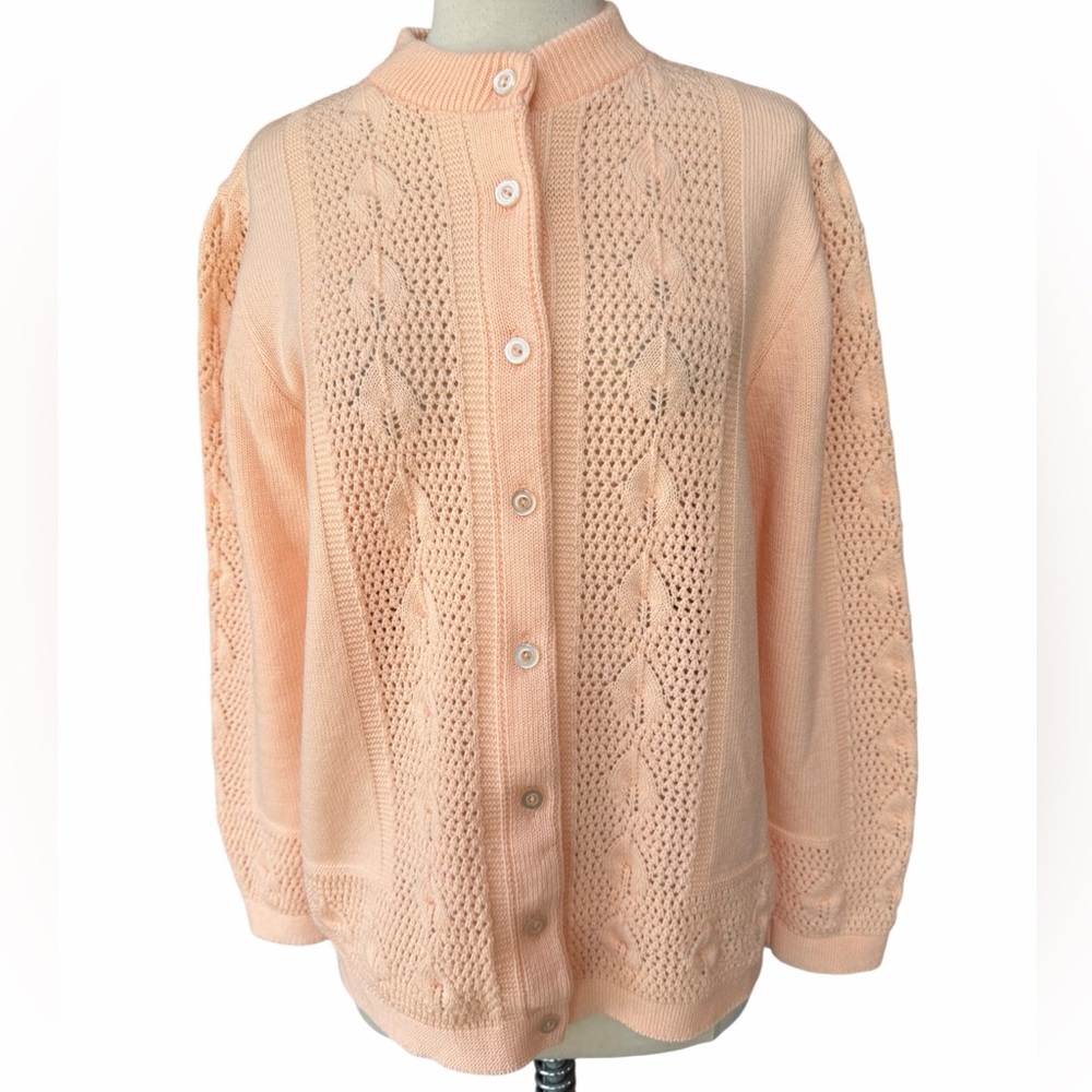 Late 1970s Jolie Apricot 100% Wintuk Orlon Acrylic Pointelle Textured Cable-Knit